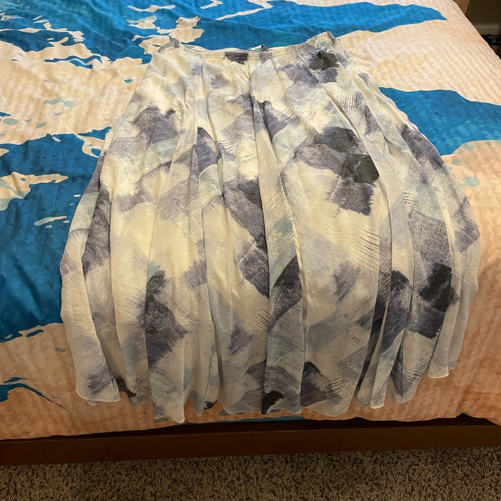 Patterned full length skirt size M